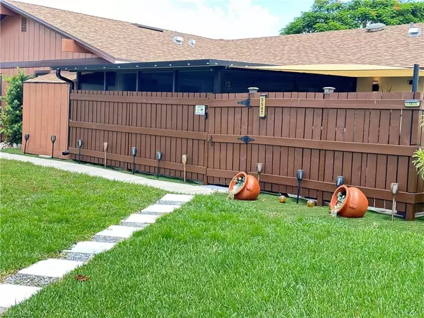 North Fort Myers, FL 33917,5597 Foxlake DR