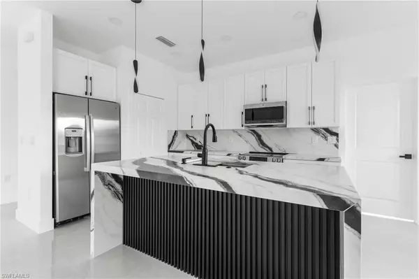 Lehigh Acres, FL 33974,713 Camilla ST E