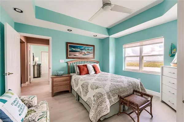 4183 Bay Beach LN #375, Fort Myers Beach, FL 33931