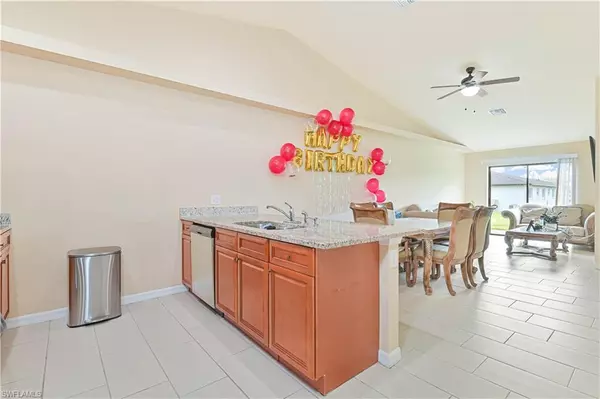 Cape Coral, FL 33991,1705 & 1707 SW 1st AVE