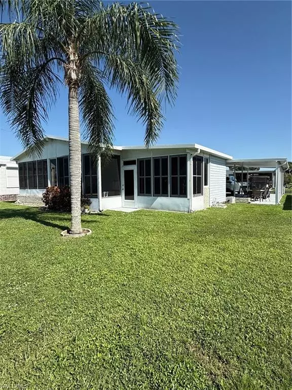 North Fort Myers, FL 33917,3038 Artesian LN