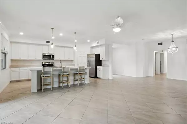 Fort Myers, FL 33913,12039 Hawthorn Lake DR #102