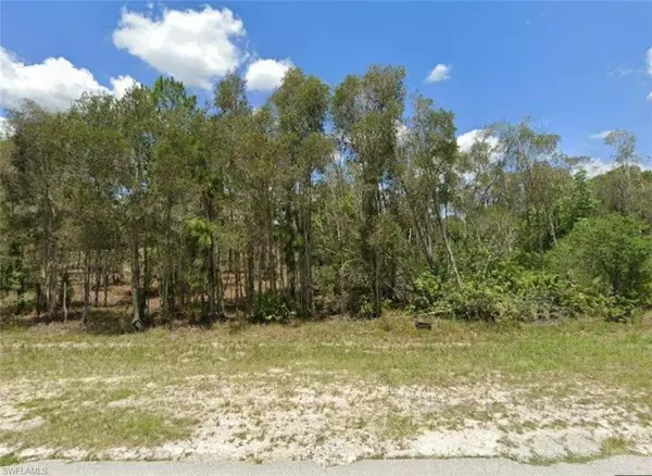 803 Fabian CIR, Fort Myers, FL 33913