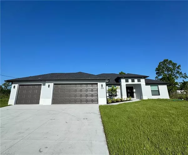 1019 Rush AVE, Lehigh Acres, FL 33972