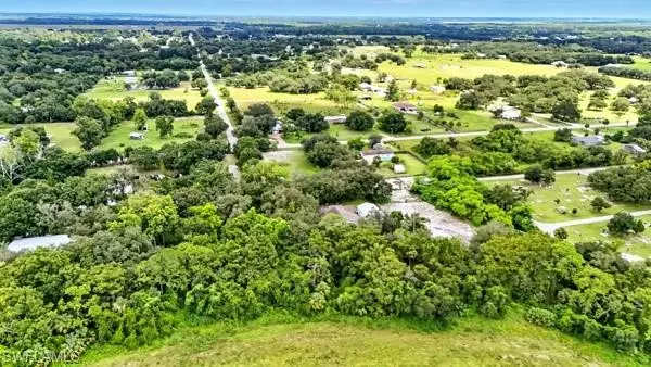 Fort Denaud, FL 33935,435 Trader RD