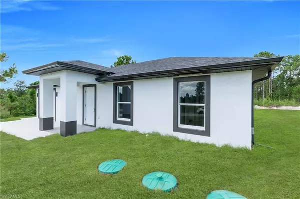 206 Pembroke ST, Lehigh Acres, FL 33974