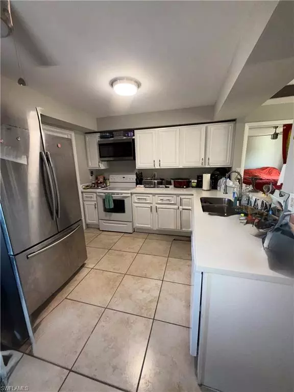 Cape Coral, FL 33991,421 SW 21st TER