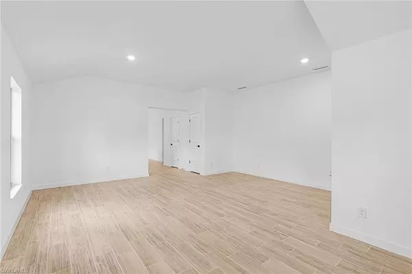 Fort Myers, FL 33913,156 Yager CIR