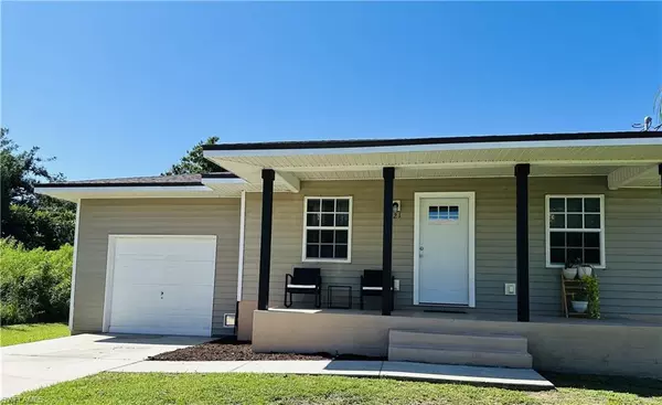 Punta Gorda, FL 33950,921 Henry ST