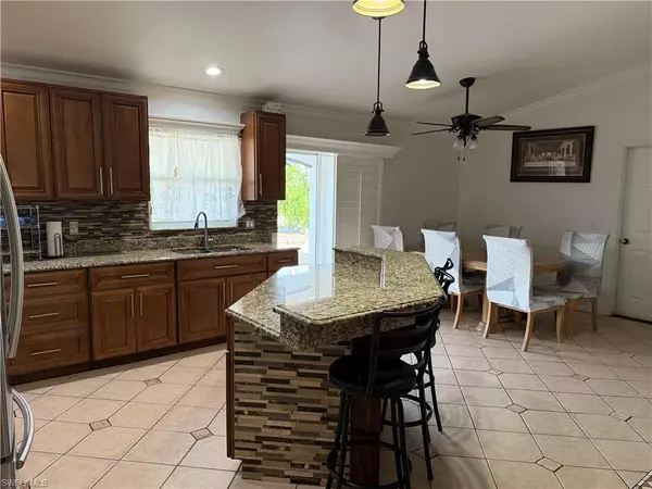 Bonita Springs, FL 34135,27120 Pinecrest LN