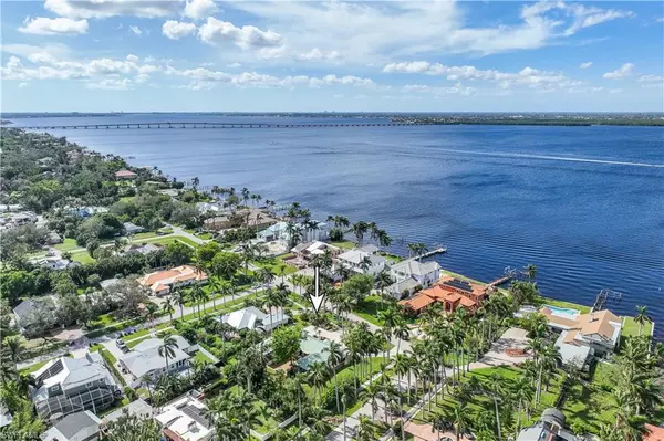 Fort Myers, FL 33901,3209 W Riverside DR