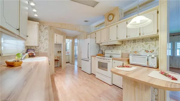 North Fort Myers, FL 33903,70 Sunrise AVE