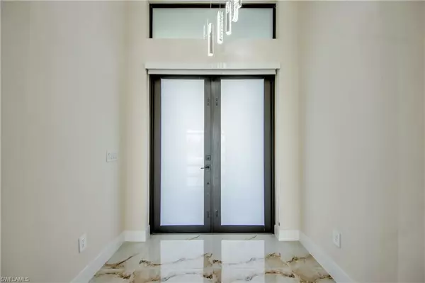 Cape Coral, FL 33991,607 SW 18th CT