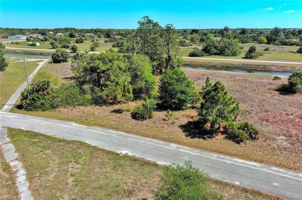 Lehigh Acres, FL 33974,666 Charles Sise ST