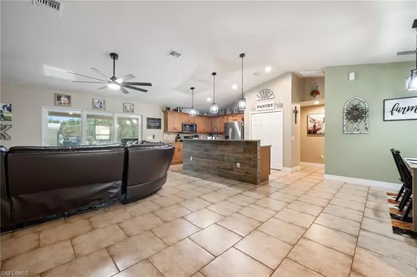 Alva, FL 33920,2212 Hamilton AVE