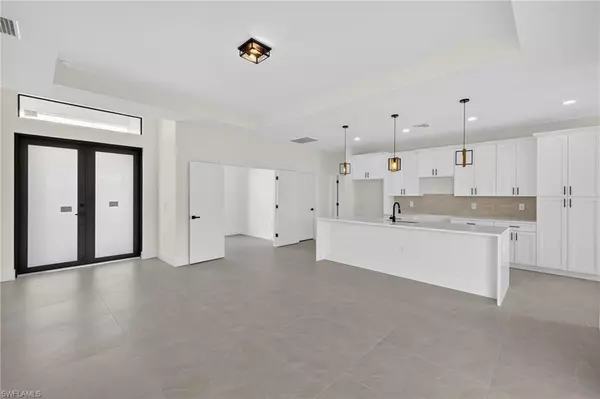 Lehigh Acres, FL 33974,208 Pembroke ST