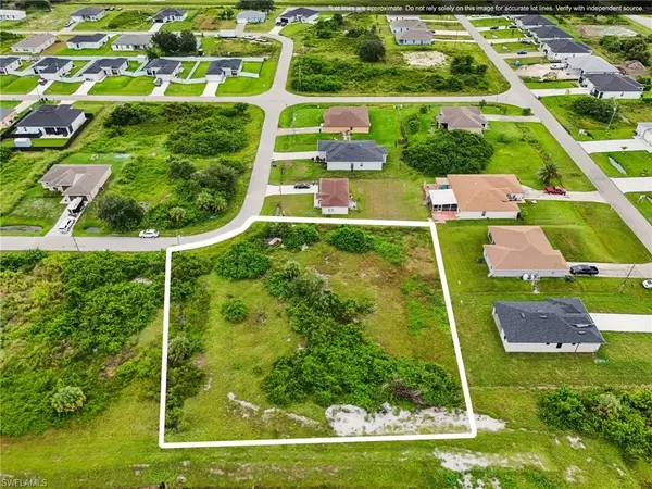 Lehigh Acres, FL 33974,372 Pinafore AVE