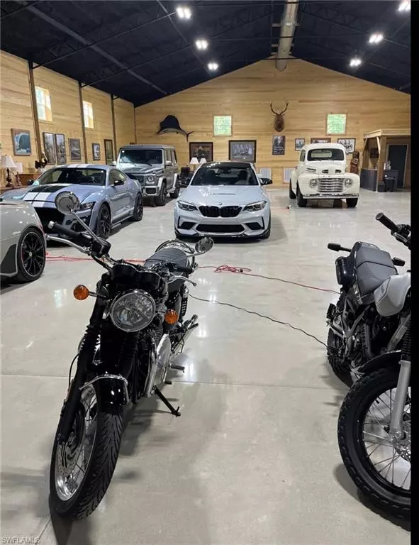 Alva, FL 33920,21211 Palm Beach BLVD