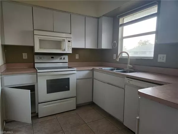 Cape Coral, FL 33991,621 SW 21st LN