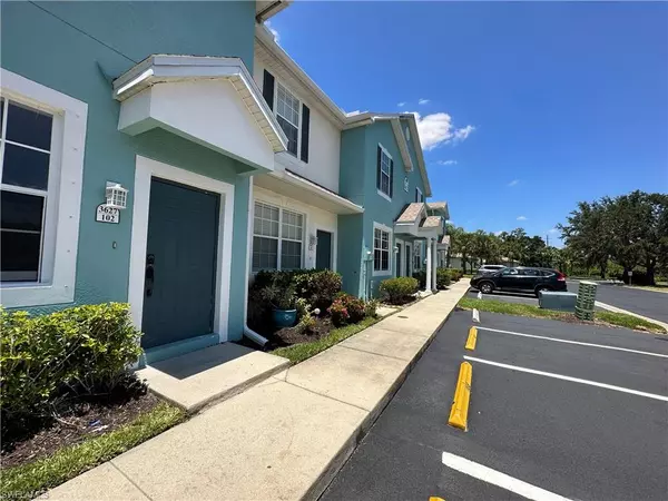 Fort Myers, FL 33916,3627 Pine Oak CIR #102