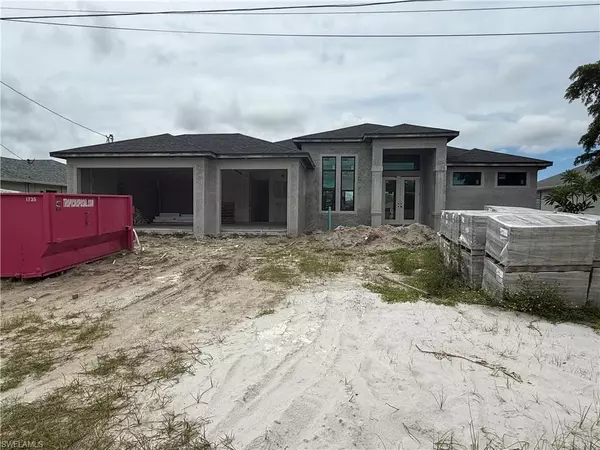 300 SW 13th CT, Cape Coral, FL 33991