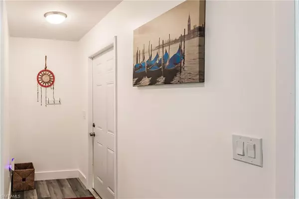 Sanibel, FL 33957,1942 Roseate LN