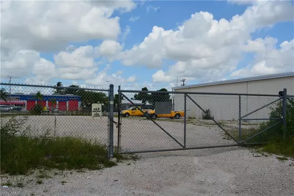 Cape Coral, FL 33990,929 Country Club BLVD