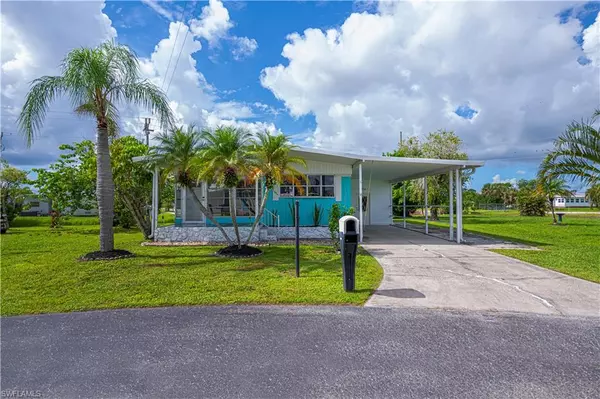 3204 Pluto CIR, North Fort Myers, FL 33903