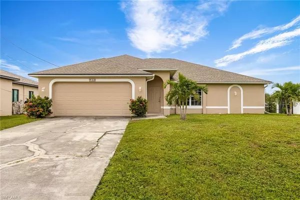 906 SW 11th PL, Cape Coral, FL 33991
