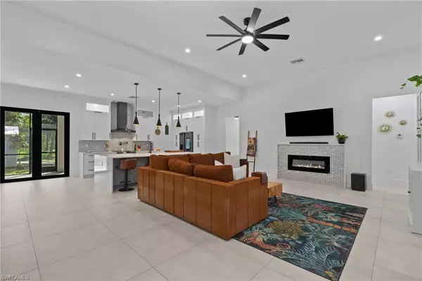 Naples, FL 34120,106 18th AVE NE