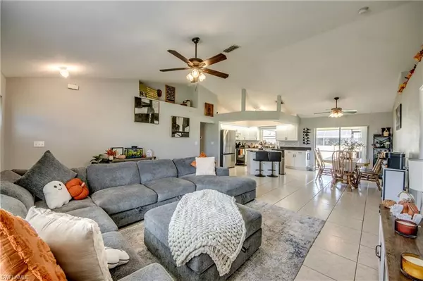 Cape Coral, FL 33991,702 SW 11th AVE