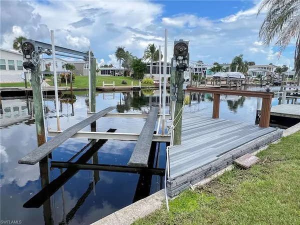 Fort Myers Beach, FL 33931,17551 Stevens BLVD