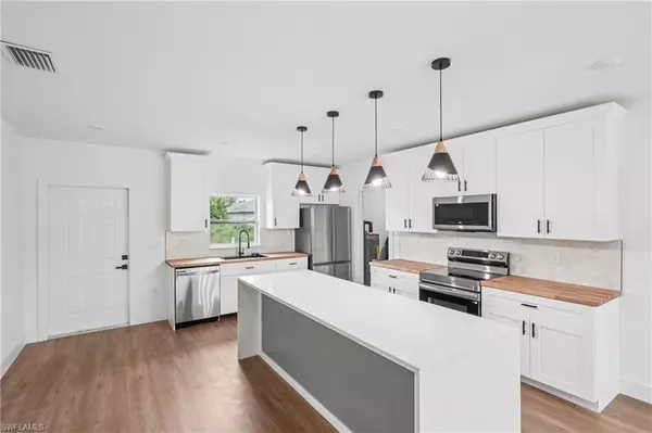 Lehigh Acres, FL 33976,2514 38th ST SW