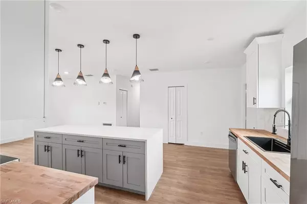 Lehigh Acres, FL 33976,2516 38th ST SW