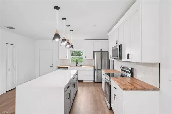 Lehigh Acres, FL 33976,2516 38th ST SW