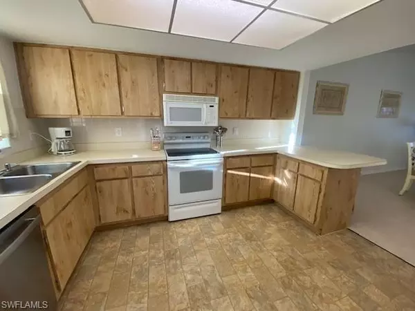 North Fort Myers, FL 33917,15390 Moonraker CT #411