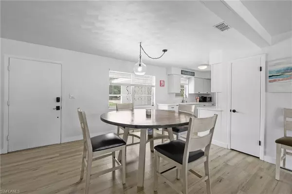 Fort Myers, FL 33901,1661 Coronado RD