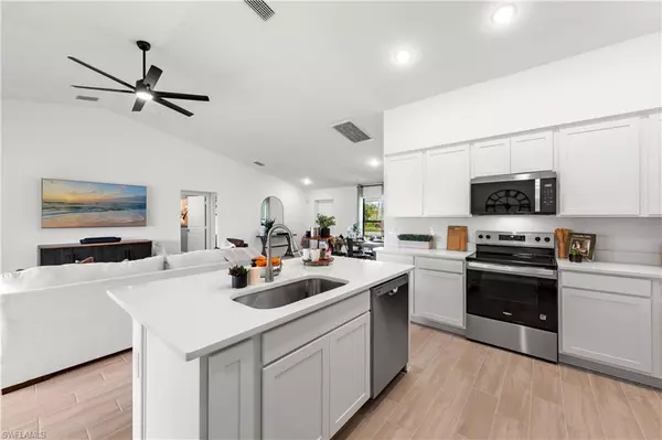 Cape Coral, FL 33993,405 NW Juanita CT