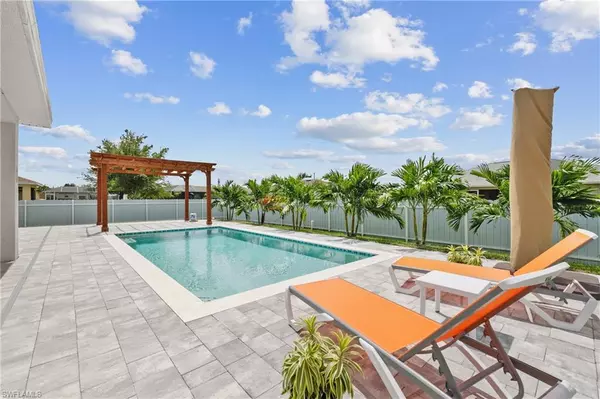 2016 NW 1st AVE, Cape Coral, FL 33993