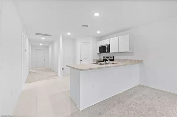 Lehigh Acres, FL 33971,6006 Paula AVE N