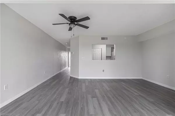 Fort Myers, FL 33907,7410 Lake Breeze DR #508