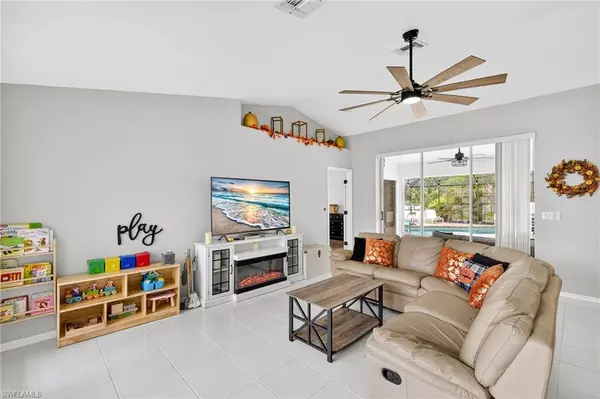 North Fort Myers, FL 33917,16276 Willow Stream LN