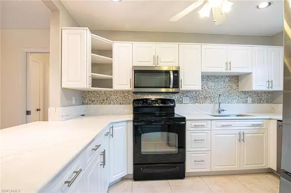 Fort Myers, FL 33919,6984 Winkler RD