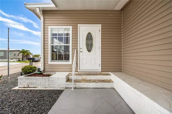 North Fort Myers, FL 33903,487 Jacklin LN