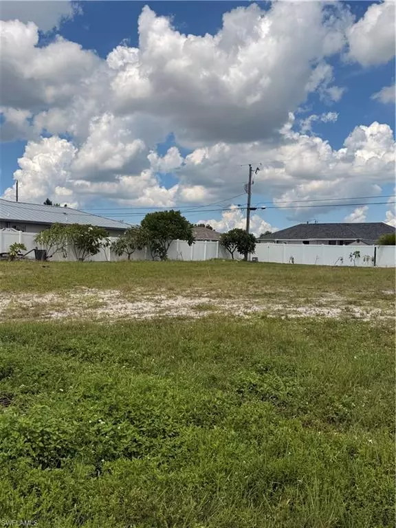 623 SW 25th LN, Cape Coral, FL 33914