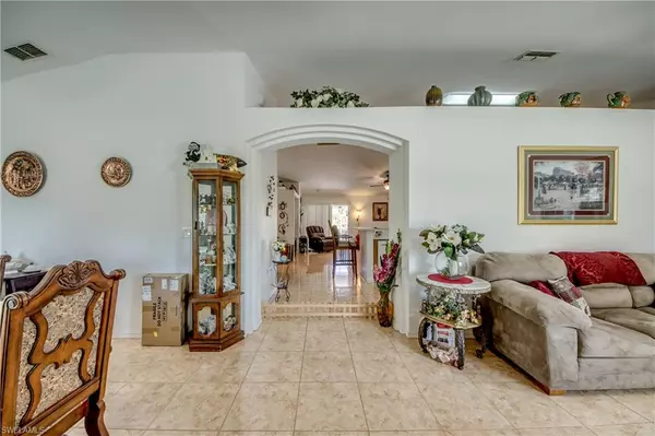 Lehigh Acres, FL 33971,2508 74th ST W