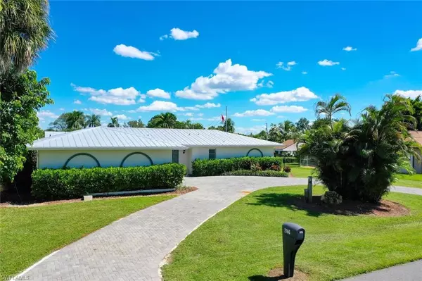 2166 Cape WAY, North Fort Myers, FL 33917