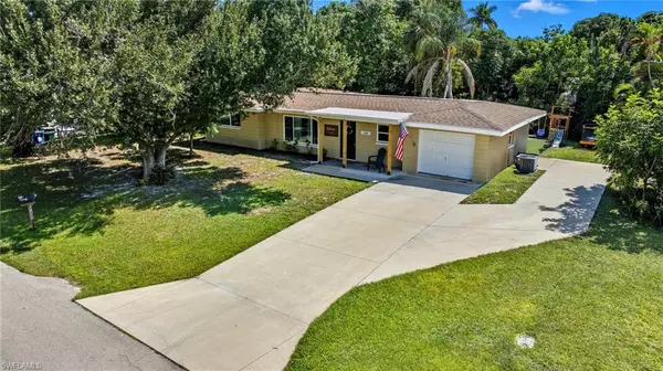 1420 Mandel RD, Fort Myers, FL 33919