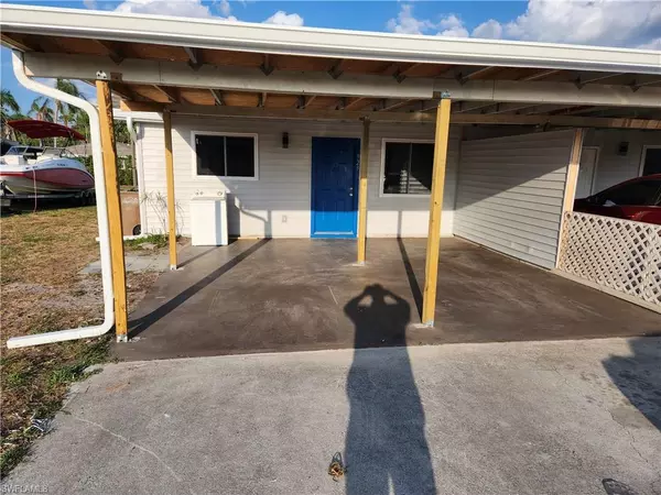 923 SE 23rd PL, Cape Coral, FL 33990