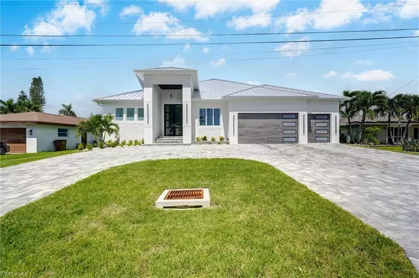 809 Miramar CT, Cape Coral, FL 33904